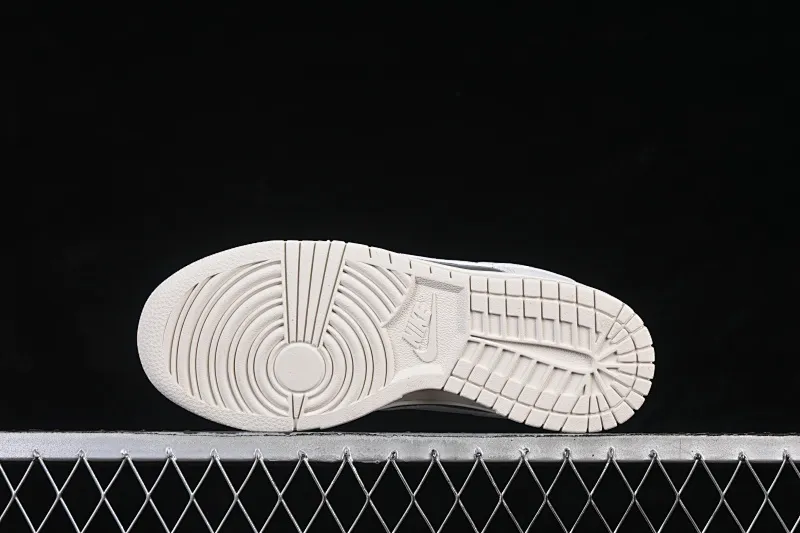 All categories Nk SB Dunk series Nk SB Dunk Low low-top sneakers Nike SB Dunk Low silver low-top casual sneakers IB7311-001